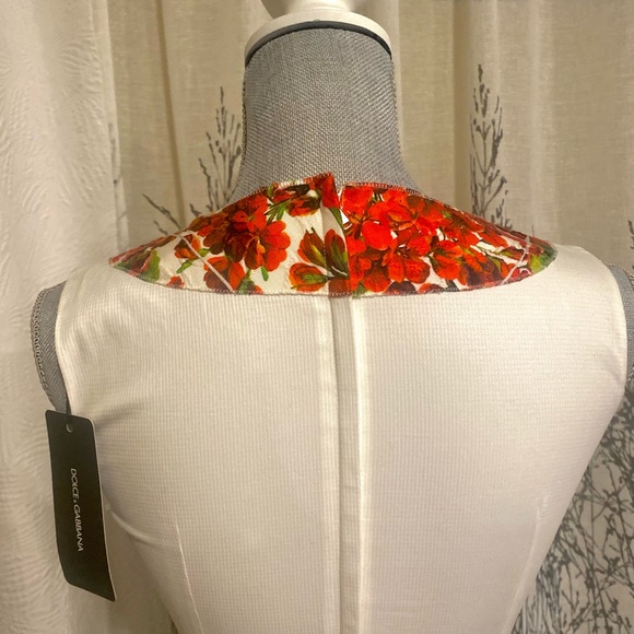 SEXY Dolce & Gabbana Fitted Off White Dress with Colourful Collar 🌷 - Picture 10 of 11
